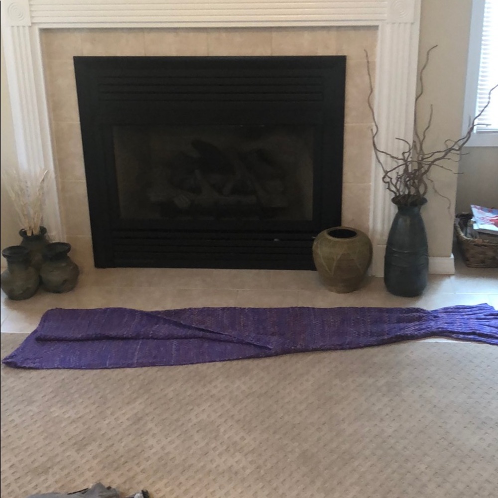 Mermaid tail. Crocheted. BNWOT. Adult one size.